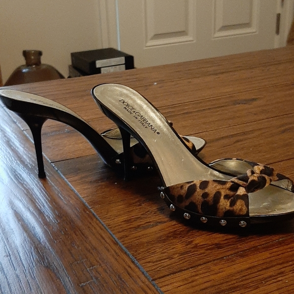 Dolce & Gabbana shoes - Picture 2 of 4